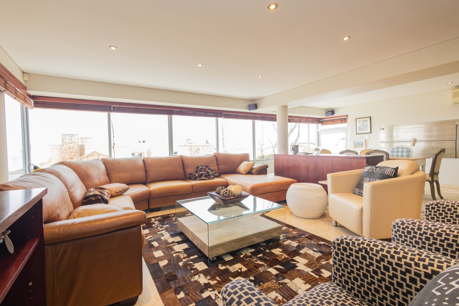 6 Bedroom Property for Sale in Bloubergstrand Western Cape